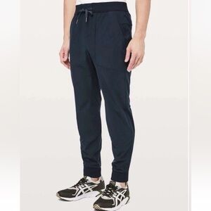 Lululemon Men’s ABC Jogger 31” Size Large True Navy Warpstreme Activewear EUC